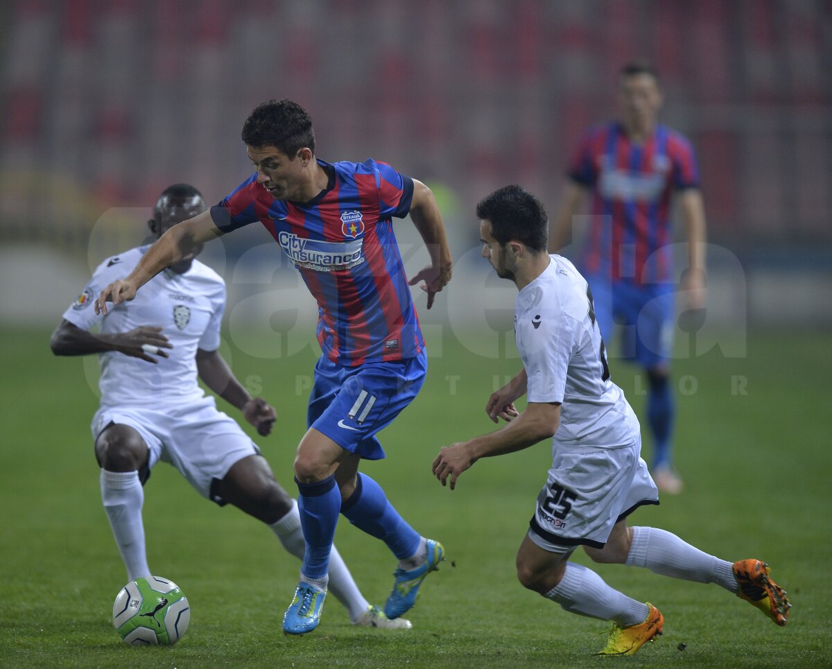 FOTO Steaua - ACS Poli 2-0 » Roş-albaştrii se califică fără probleme în "sferturi"