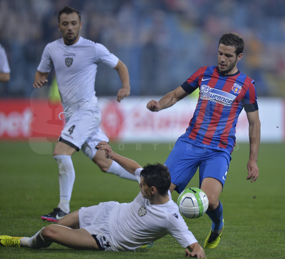 FOTO Steaua - ACS Poli 2-0 » Roş-albaştrii se califică fără probleme în "sferturi"