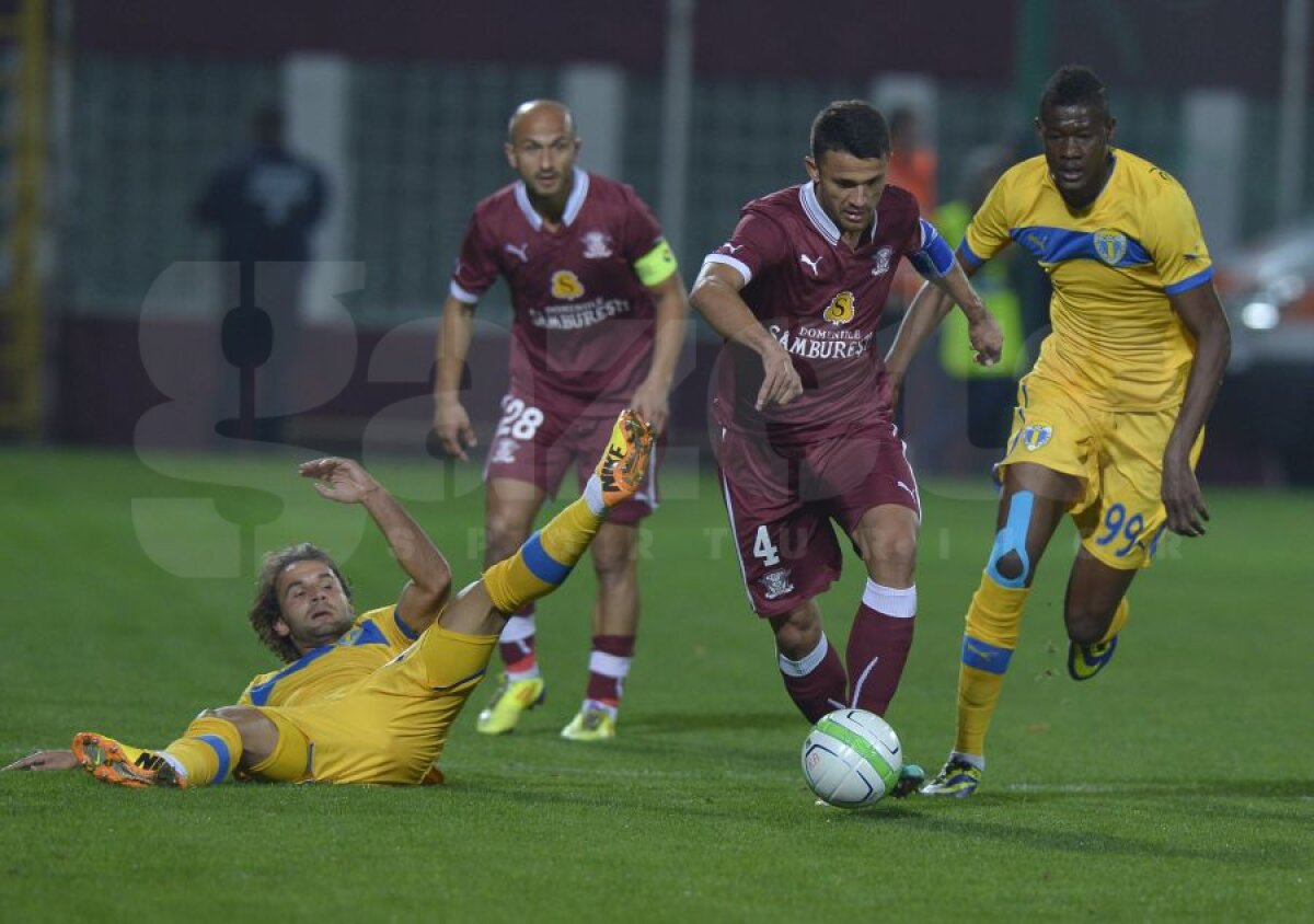 FOTO Petrolul a cîştigat derby-ul optimilor cu Rapid, scor 2-0