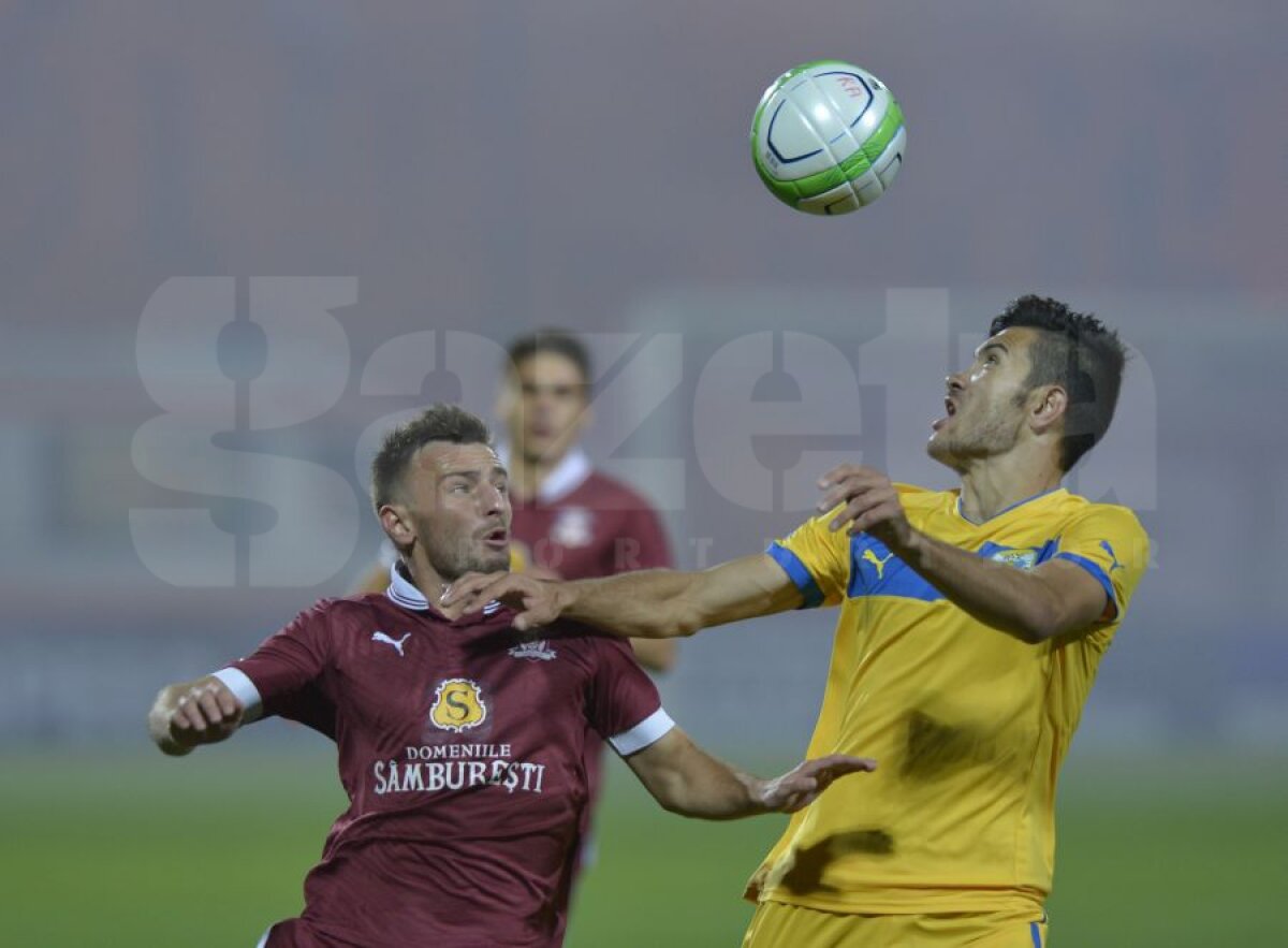 FOTO Petrolul a cîştigat derby-ul optimilor cu Rapid, scor 2-0