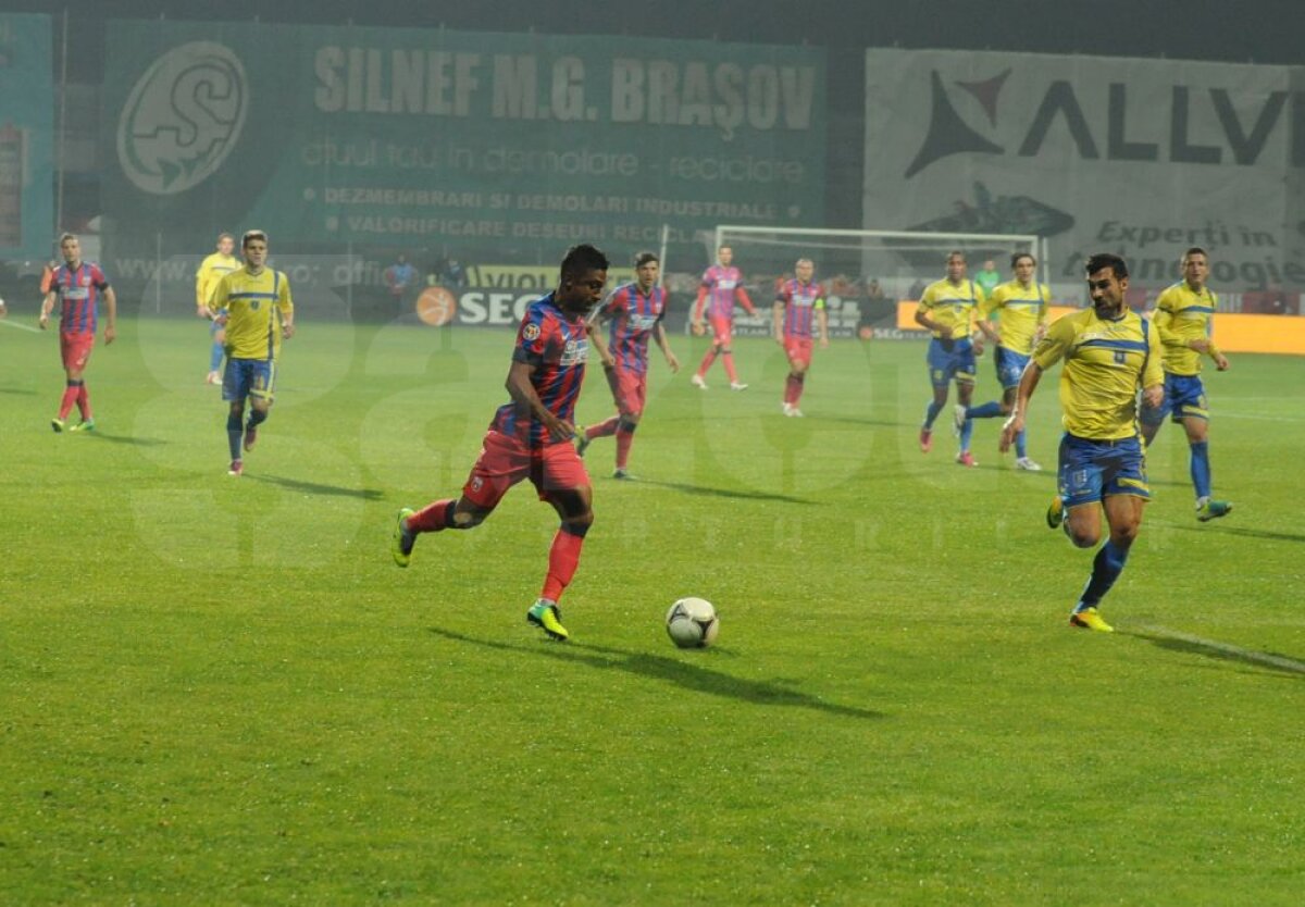 FOTO şi VIDEO "Tom" Reghe, egalul lui Jerry Gane » Campioana chinuită înaintea duelului cu Basel, Corona - Steaua 1-1