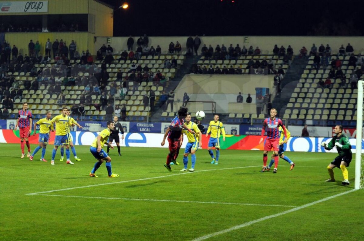 FOTO şi VIDEO "Tom" Reghe, egalul lui Jerry Gane » Campioana chinuită înaintea duelului cu Basel, Corona - Steaua 1-1