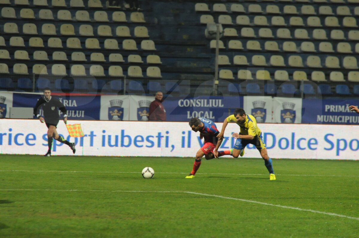 VIDEO Două decizii controversate la partida Corona - Steaua » Au fost corecte?