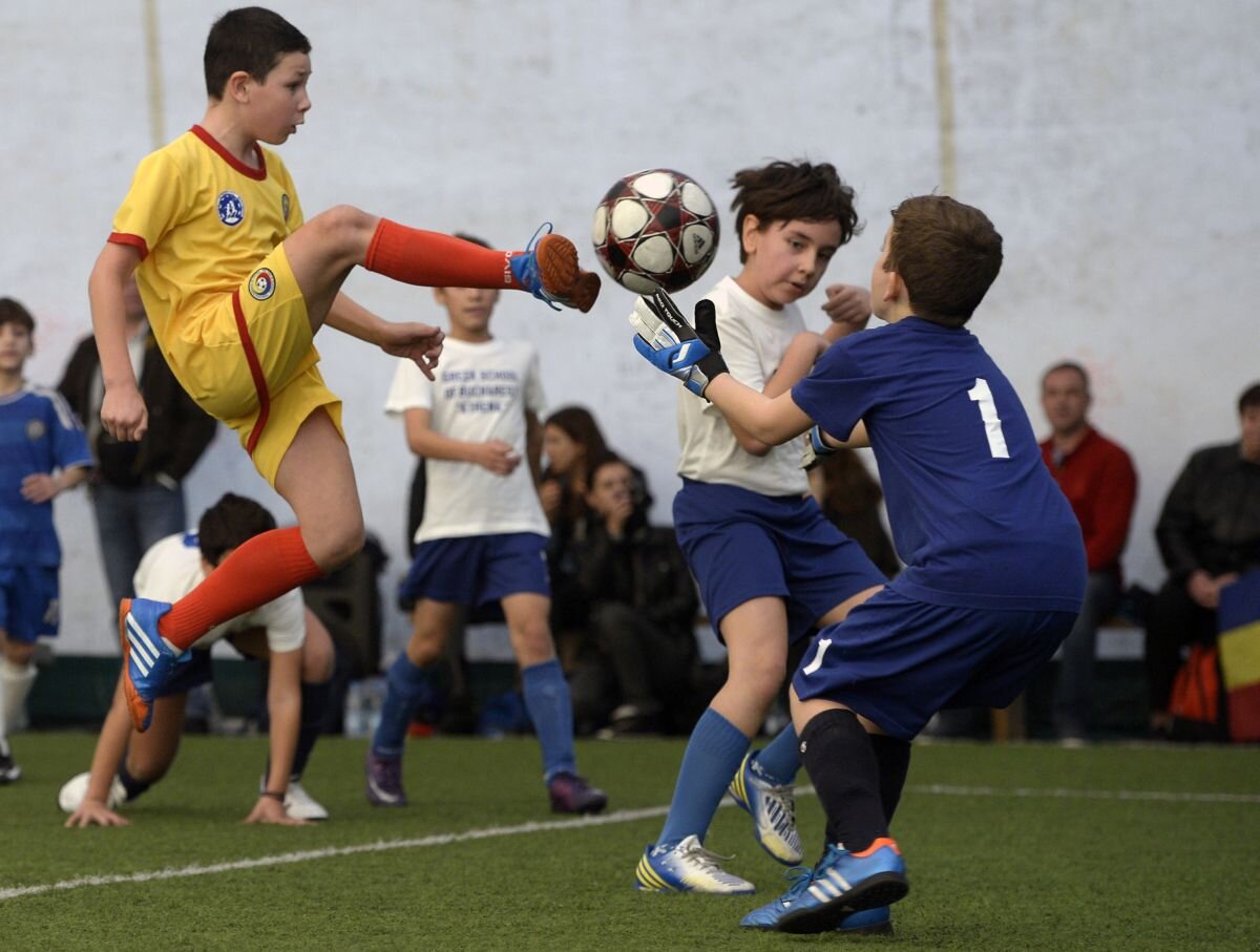 Copiii sînt la Mondiale! ;) România a învins Grecia cu 11-2 în ”Minibarajul prieteniei”