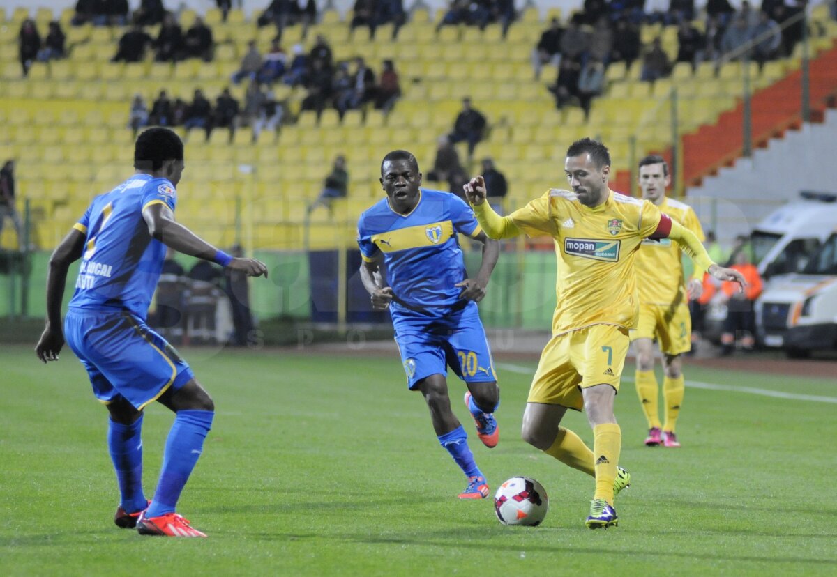 FOTO şi VIDEO FC Vaslui - Petrolul 1-1 » Ploieştenii rămîn fără victorie în faţa moldovenilor