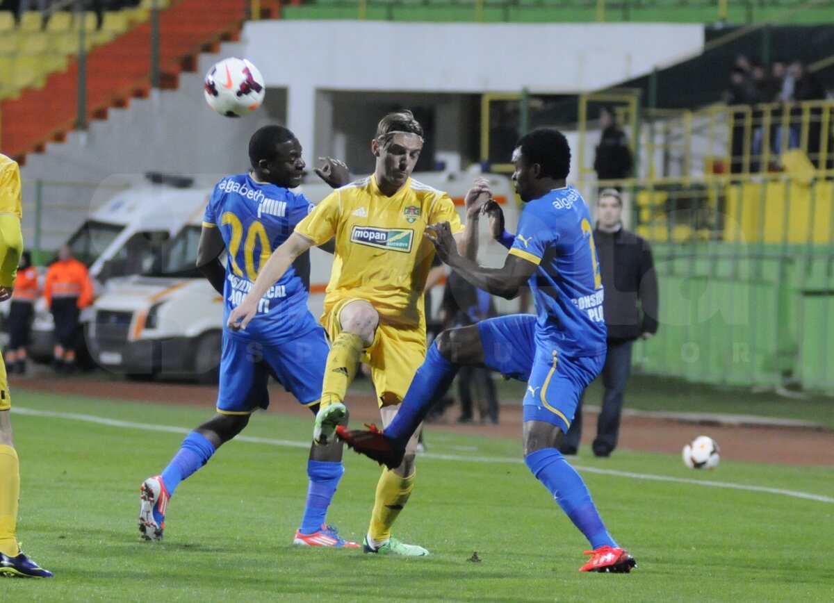 FOTO şi VIDEO FC Vaslui - Petrolul 1-1 » Ploieştenii rămîn fără victorie în faţa moldovenilor