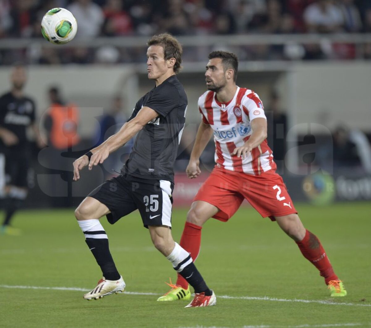 FOTO Mitroglou a cîştigat la scor primul duel cu Lazăr, în campionat » Românul, după meci: "La naţională îl putem anihila"