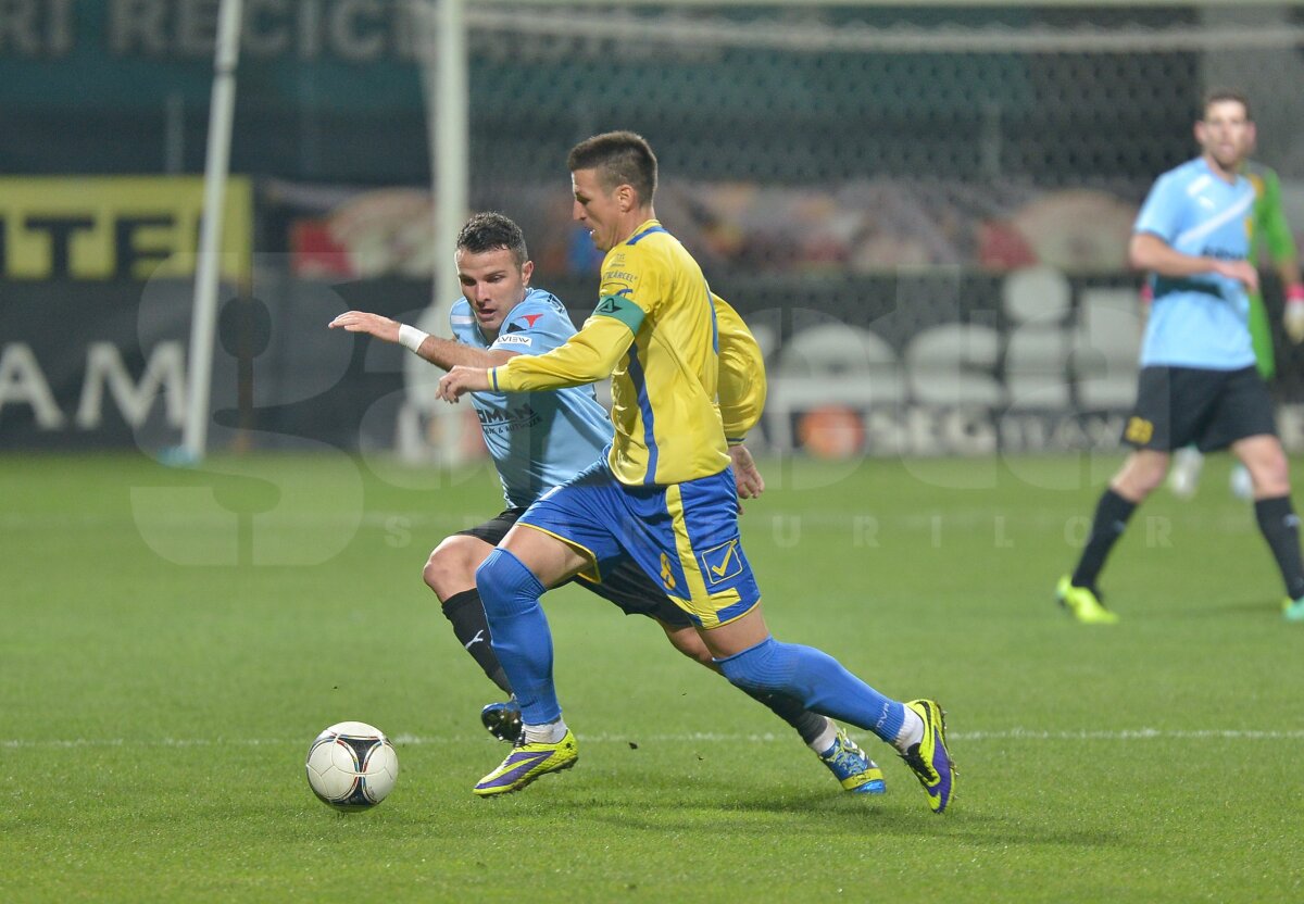 VIDEO şi FOTO FC Braşov a cîştigat derby-ul oraşului împotriva Coronei, scor 2-1
