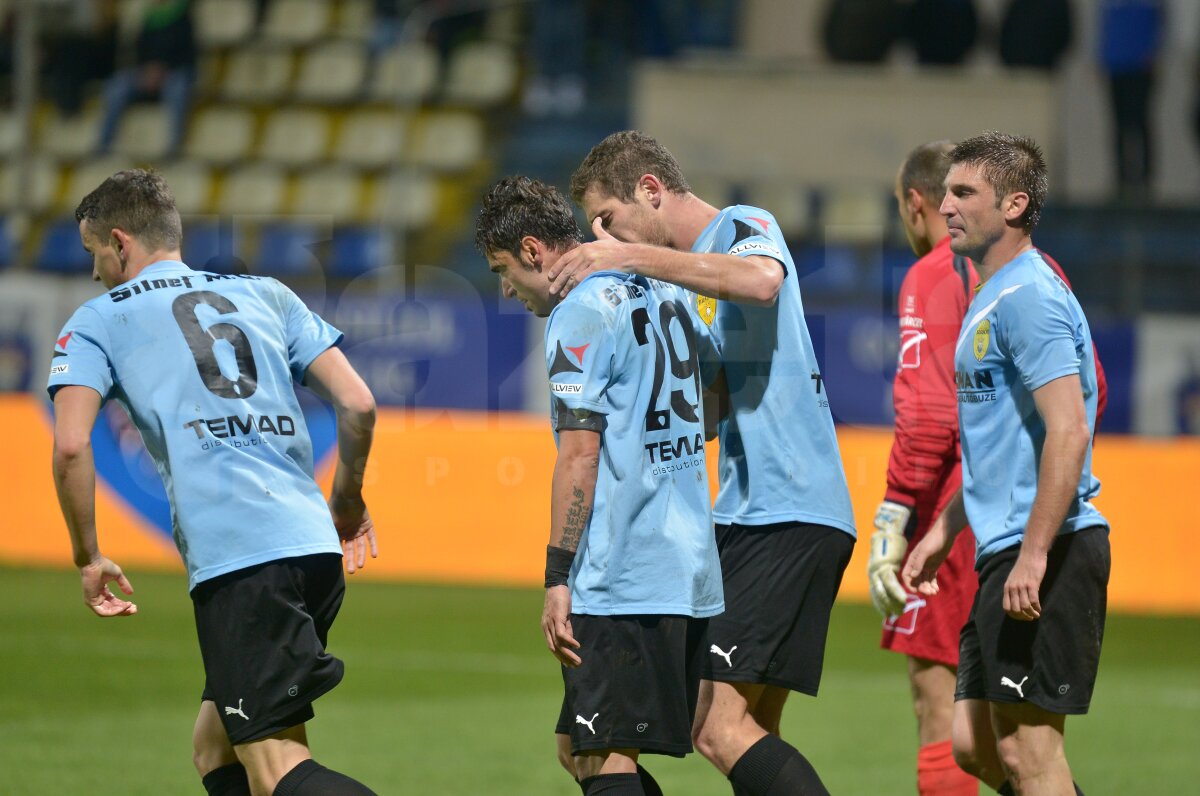 VIDEO şi FOTO FC Braşov a cîştigat derby-ul oraşului împotriva Coronei, scor 2-1