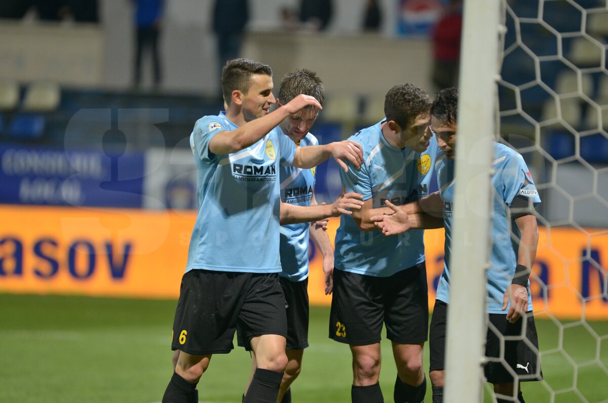 VIDEO şi FOTO FC Braşov a cîştigat derby-ul oraşului împotriva Coronei, scor 2-1