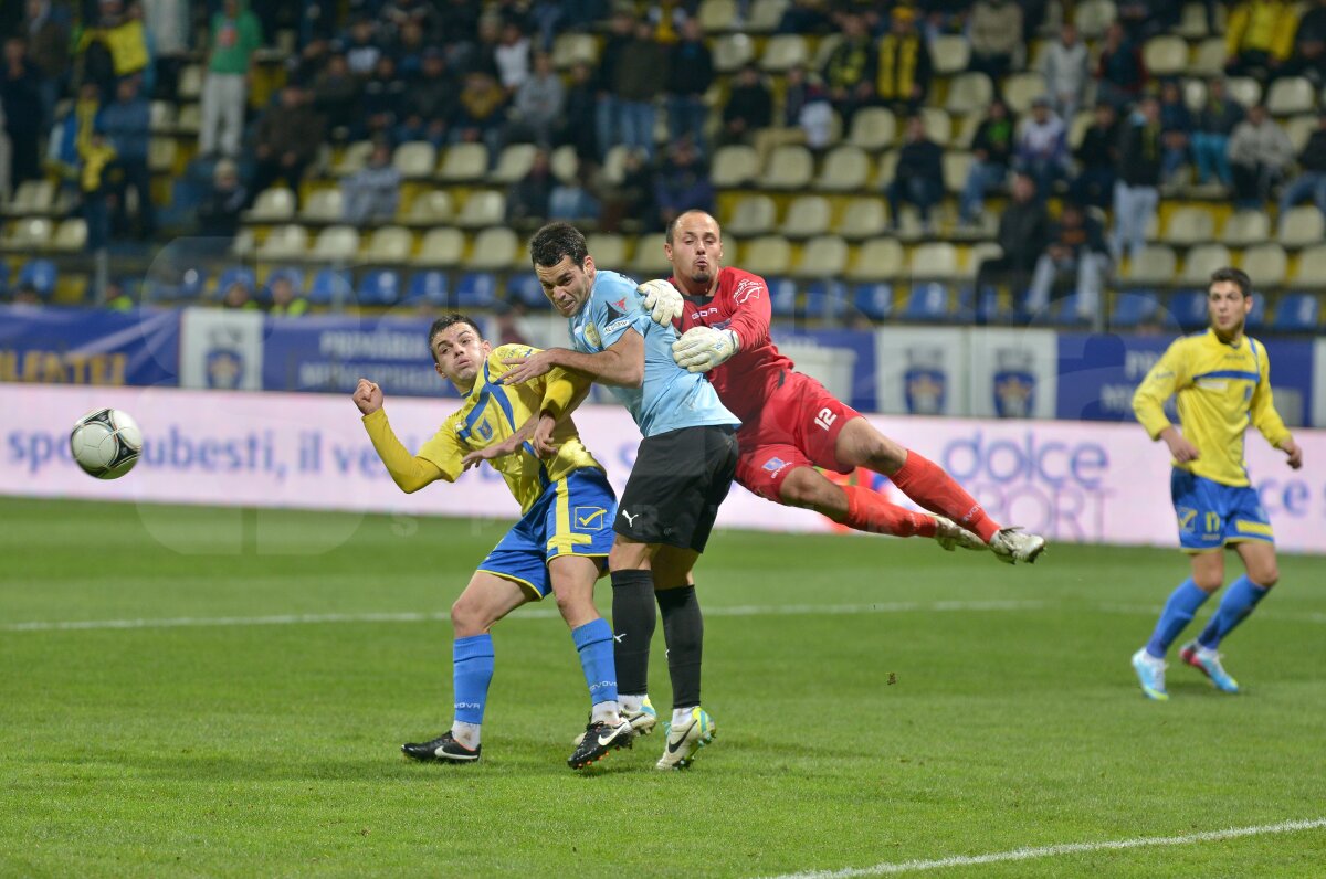 VIDEO şi FOTO FC Braşov a cîştigat derby-ul oraşului împotriva Coronei, scor 2-1