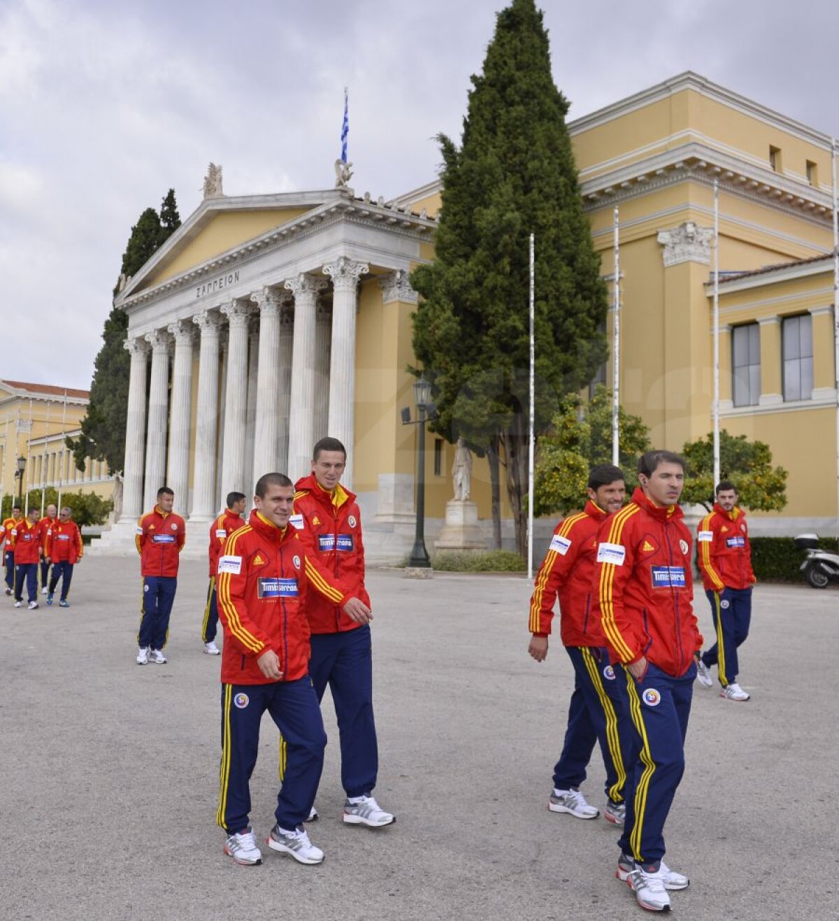 FOTO GSP.RO te ţine la curent cu tot ce se întîmplă în Grecia » Tricolorii au ieşit la încălzire