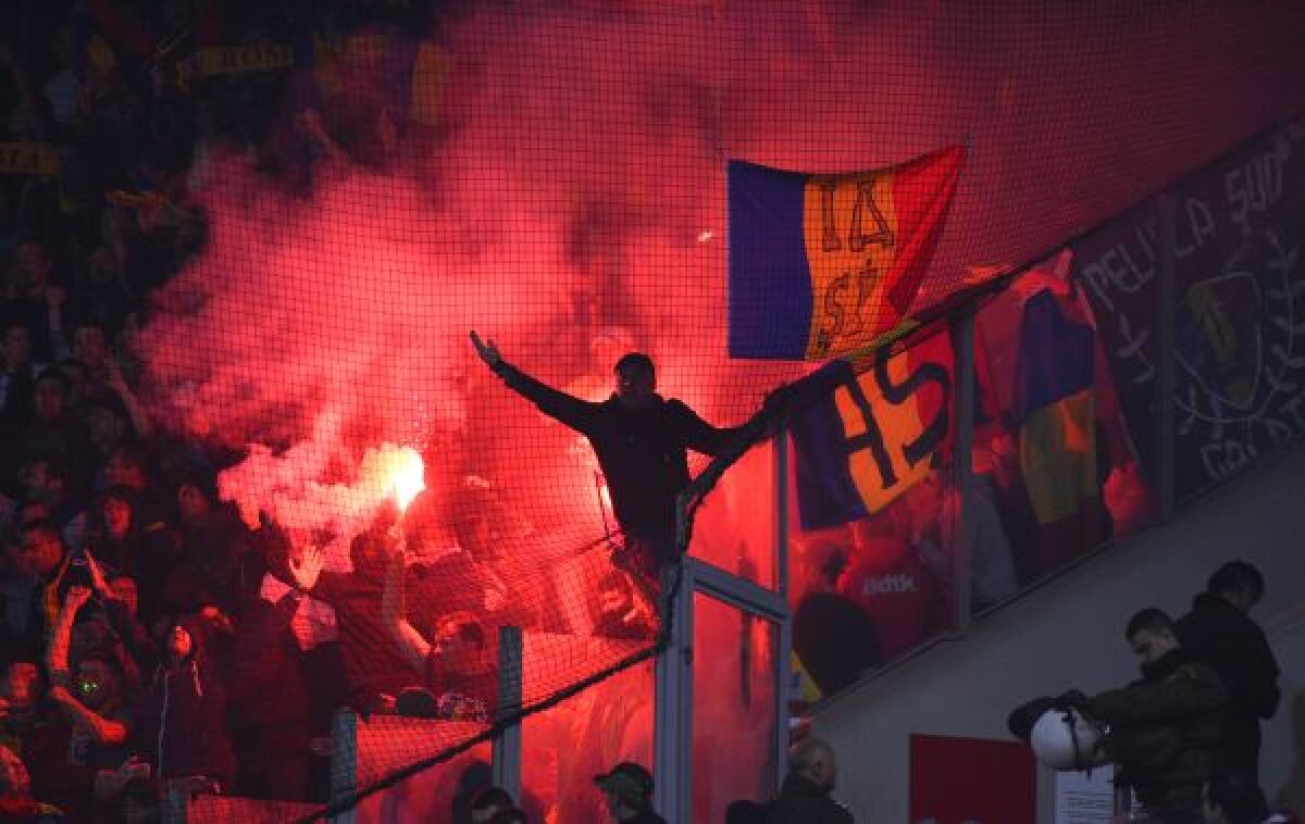 FOTO Entuziaşti şi explozivi » Cei 3.000 de fani români strînşi în sectorul rezervat oaspeţilor nu s-au lăsat copleşiţi de zecile de mii de greci