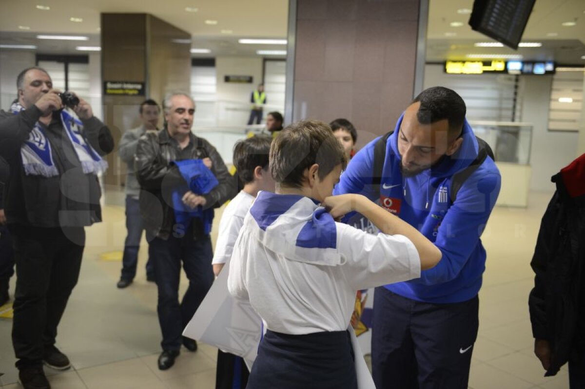 Grecia a sosit în Bucureşti pentru meciul de marţi seară » Galerie FOTO de la aeroport cu Mitroglou şi compania