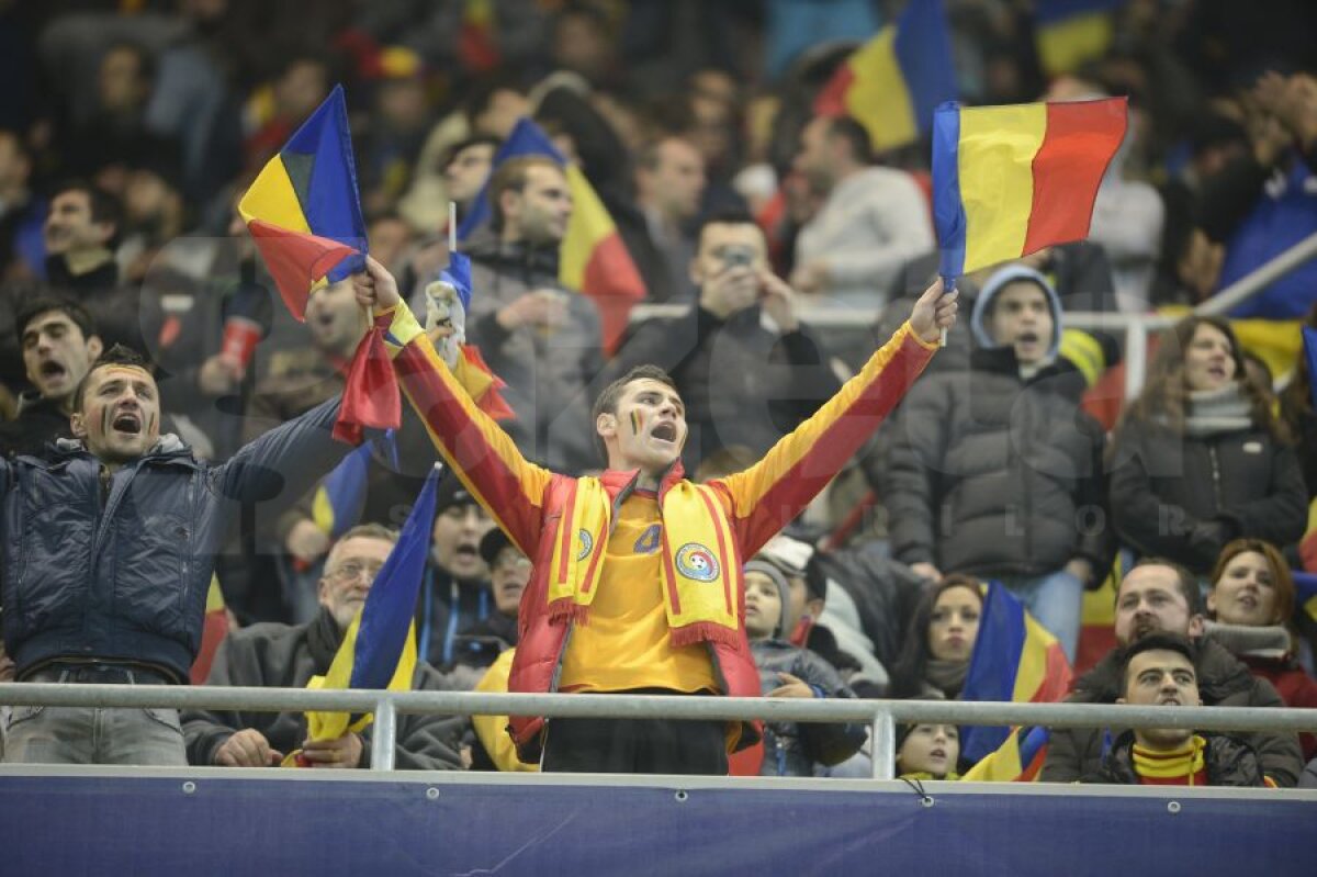 GALERIE FOTO Atmosferă senzaţională la România - Grecia! » "Luptaţi pentru neam, credinţă şi ţară"