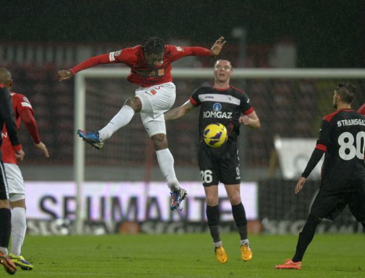 VIDEO+FOTO Dinamo s-a impus în faţa Gazului Metan, 1-0, de ziua lui Stoican