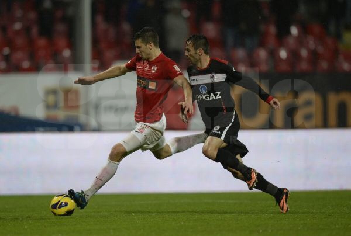 VIDEO+FOTO Dinamo s-a impus în faţa Gazului Metan, 1-0, de ziua lui Stoican