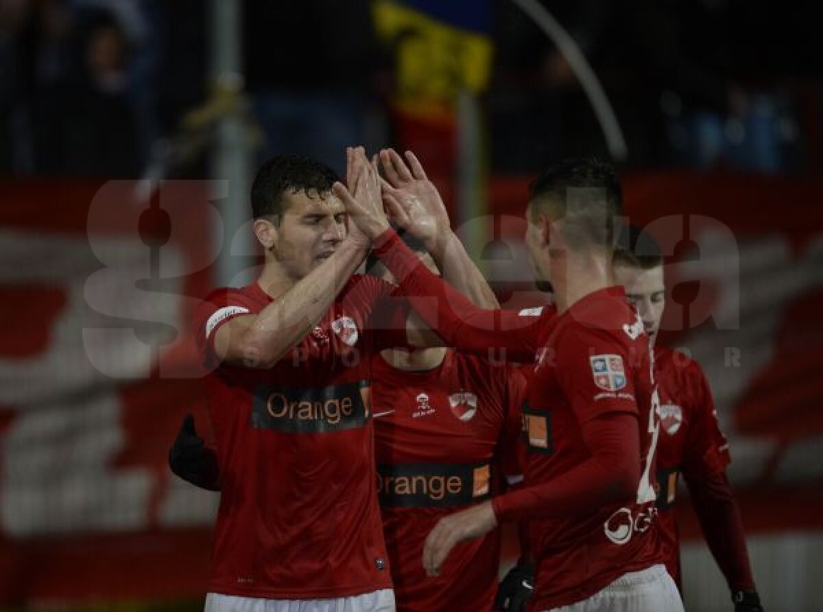 VIDEO+FOTO Dinamo s-a impus în faţa Gazului Metan, 1-0, de ziua lui Stoican