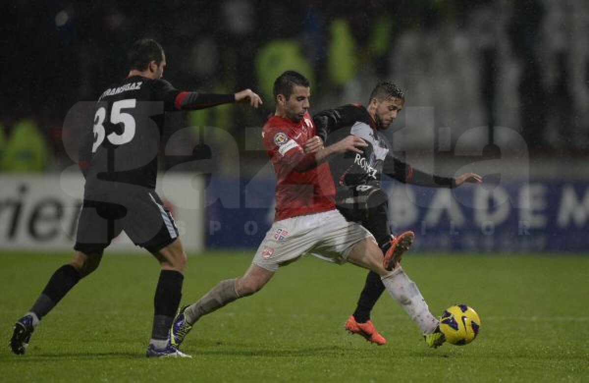 VIDEO+FOTO Dinamo s-a impus în faţa Gazului Metan, 1-0, de ziua lui Stoican