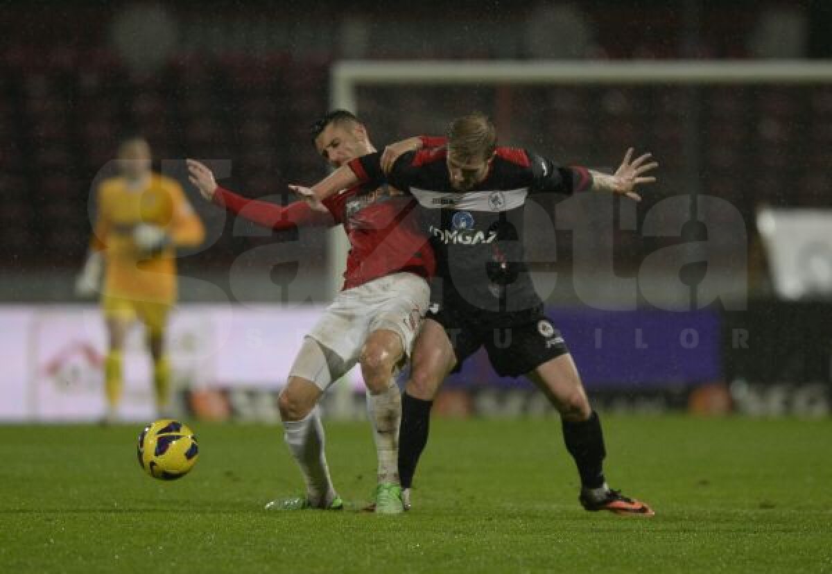 VIDEO+FOTO Dinamo s-a impus în faţa Gazului Metan, 1-0, de ziua lui Stoican