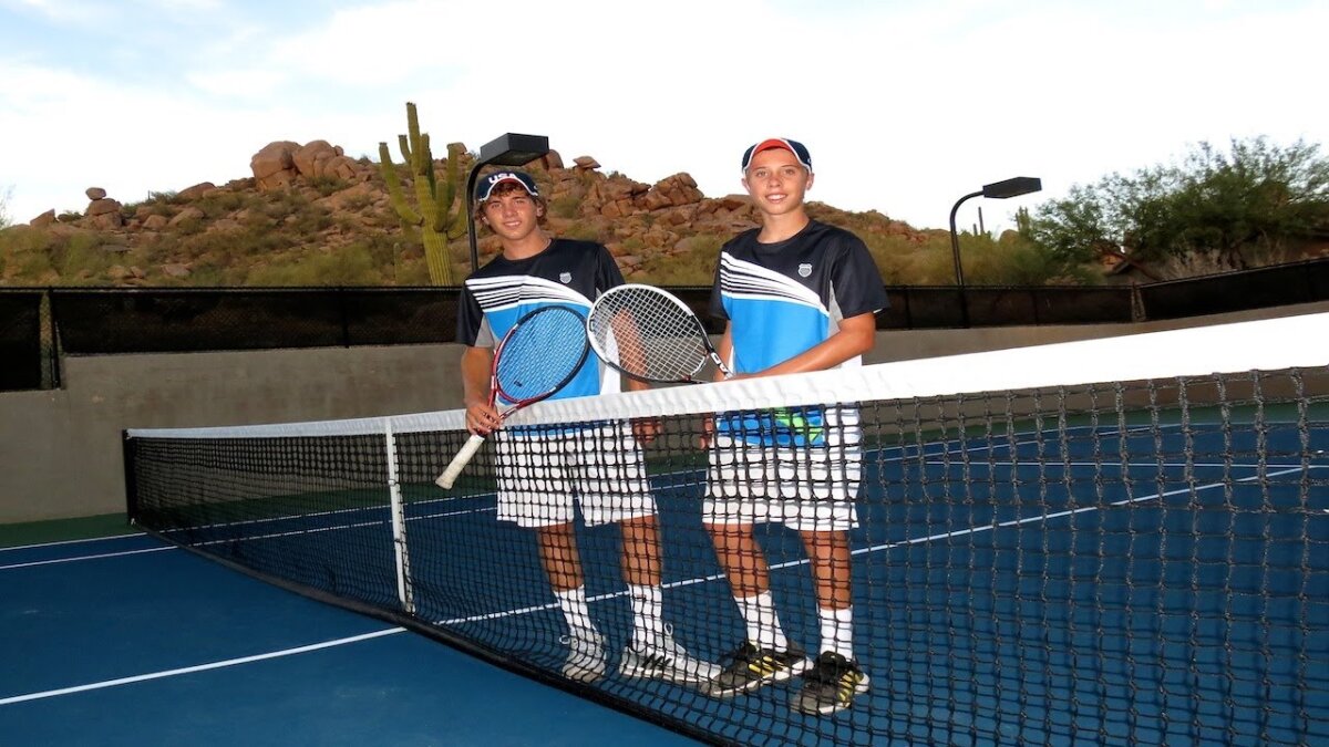 Gemenii din tenis, partea a doua » Doi adolescenţi vor să devină viitorii fraţi Bryan