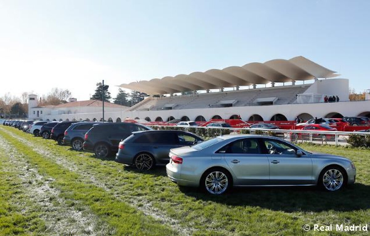 FOTO Super-bolizii jucătorilor Realului » Audi RS6 de 560 de cai pentru Ronaldo! Audi le-a făcut cadou şi maşini pentru copii :D