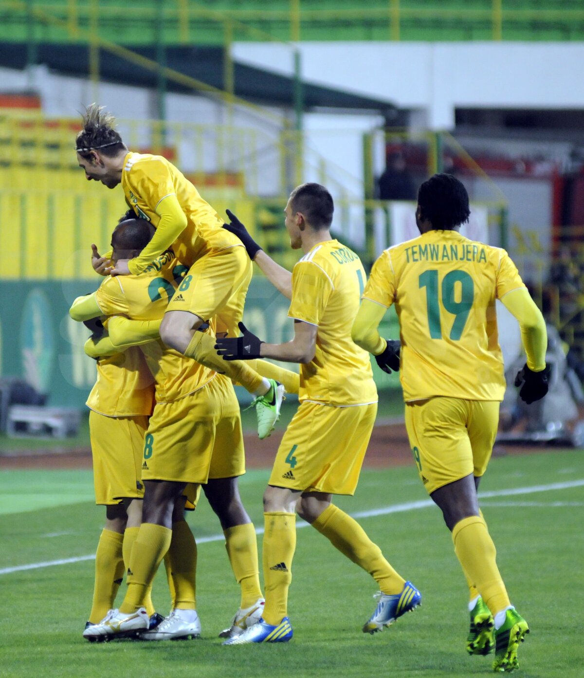 FOTO şi VIDEO FC Vaslui - Ceahlăul 3-0 » Gazdele se impun uşor şi reintră în lupta pentru cupele europene