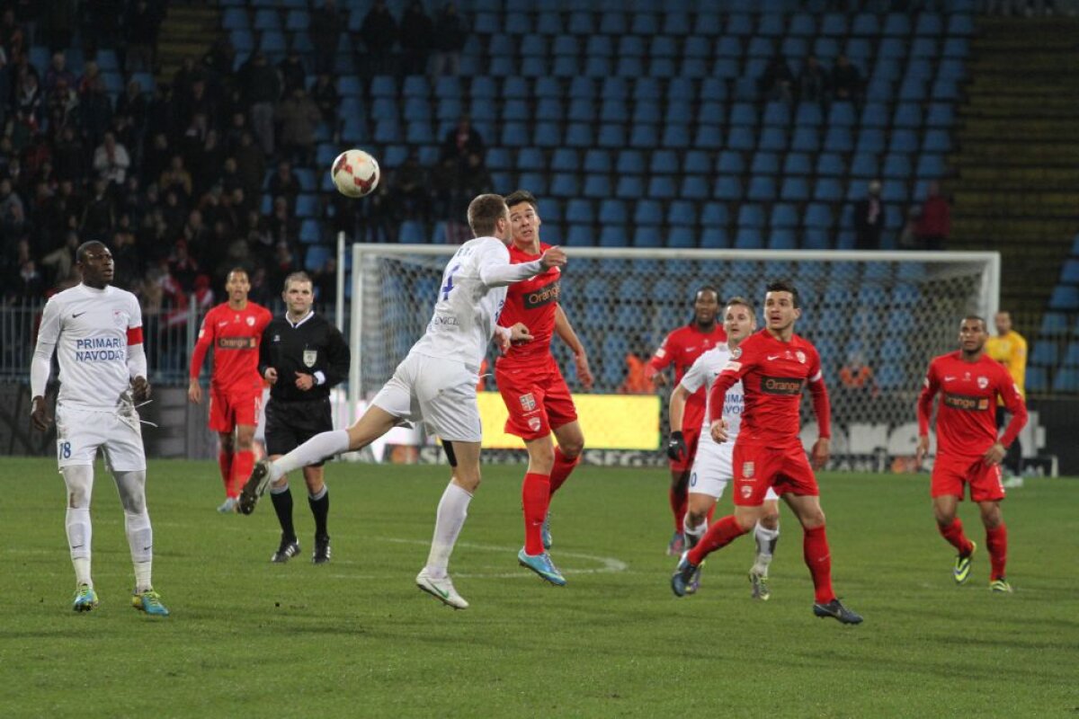 FOTO şi VIDEO Dezavantajaţi de arbitri, "cîinii" obţin victoria şi continuă drumul spre podium » Săgeata - Dinamo 0-1