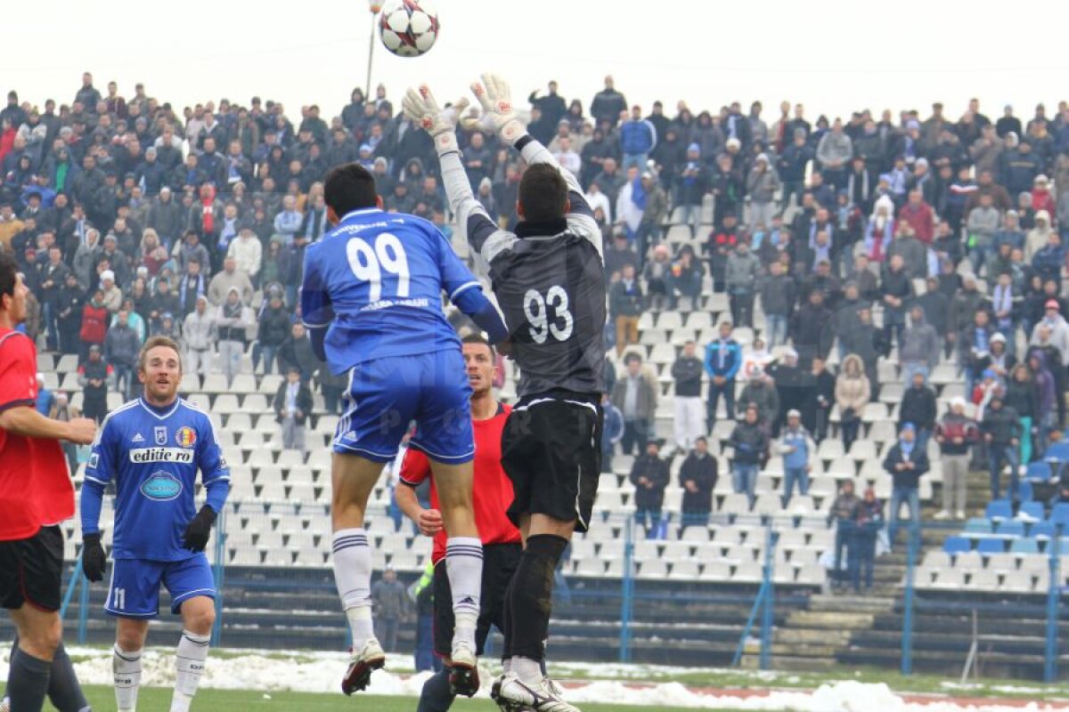 Mai buni şi după reluare » Universitatea Craiova cîştigă cu Motru, 2-0, şi încheie 2013 pe locul 4