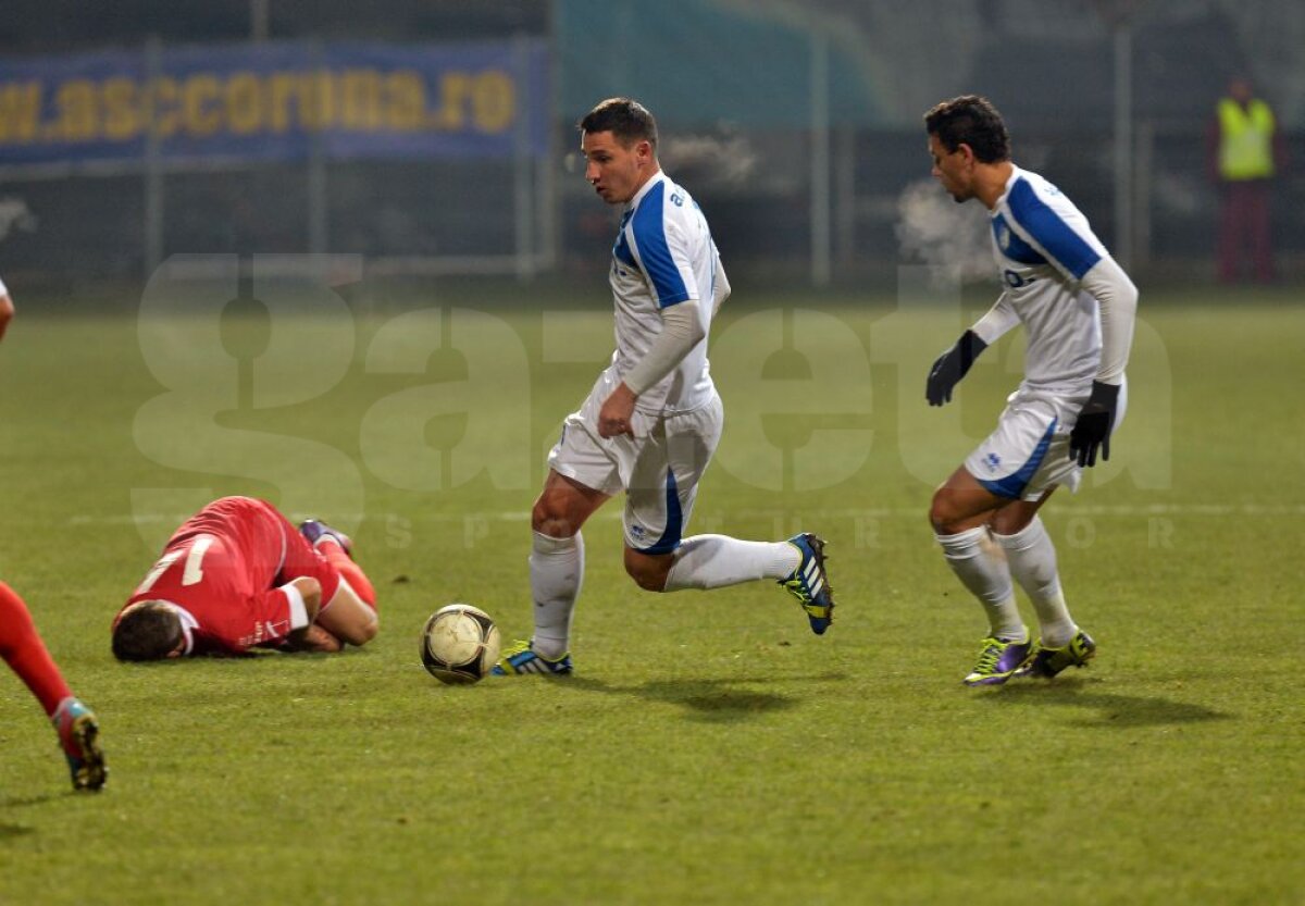 FOTO şi VIDEO Împiedicaţi de ultima clasată » Pandurii, doar egal pe terenul Coronei, scor 1-1