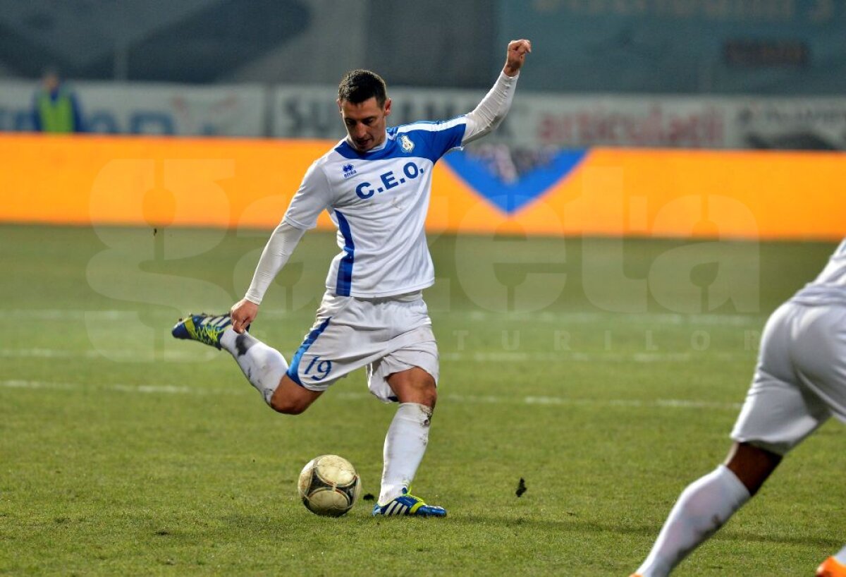 FOTO şi VIDEO Împiedicaţi de ultima clasată » Pandurii, doar egal pe terenul Coronei, scor 1-1