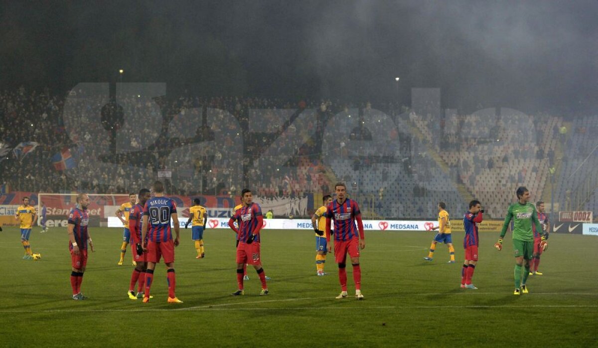 FOTO şi VIDEO Derby controlat de "lupi" » Steaua - Petrolul 1-1 şi lupta la titlu rămîne deschisă