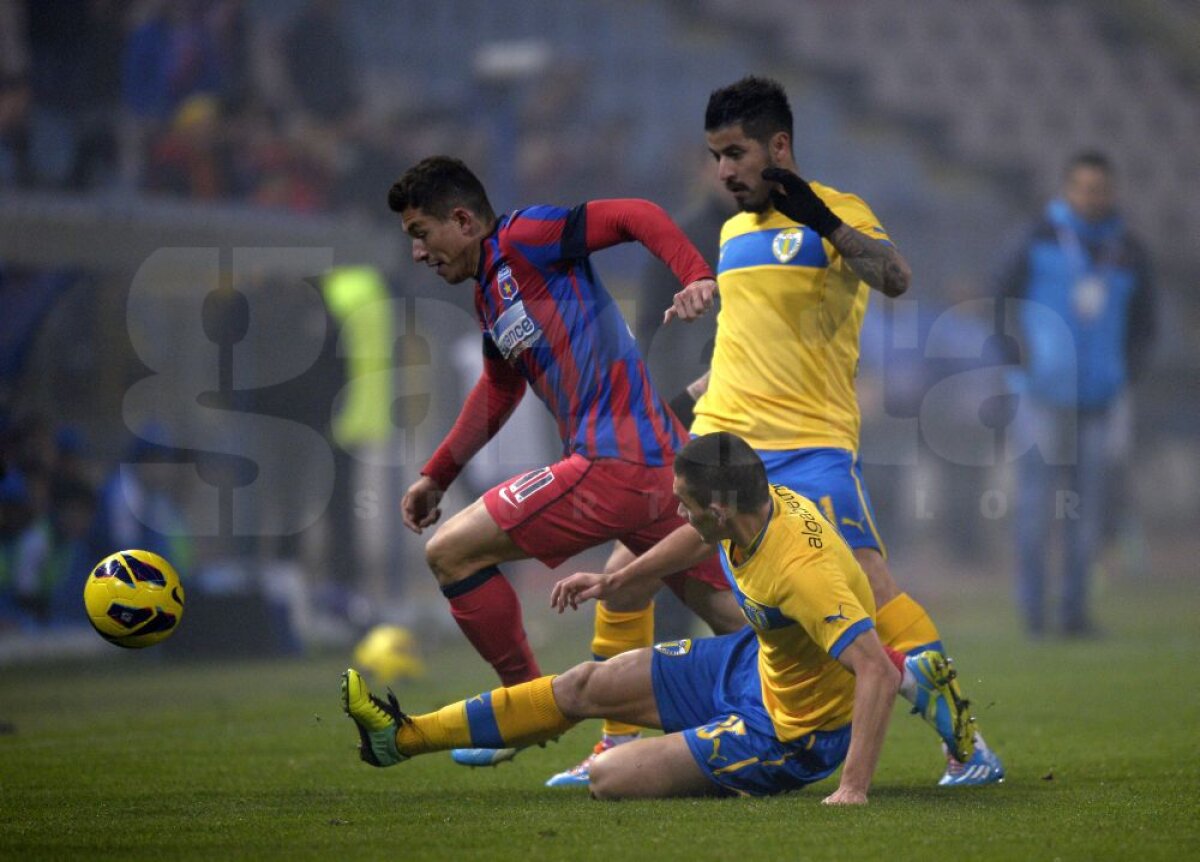 FOTO şi VIDEO Derby controlat de "lupi" » Steaua - Petrolul 1-1 şi lupta la titlu rămîne deschisă