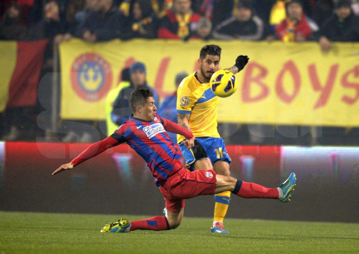 FOTO şi VIDEO Derby controlat de "lupi" » Steaua - Petrolul 1-1 şi lupta la titlu rămîne deschisă