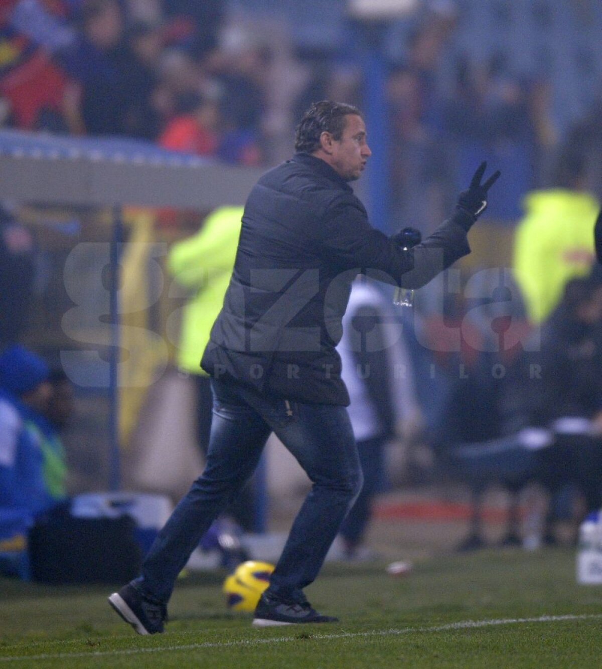 FOTO şi VIDEO Derby controlat de "lupi" » Steaua - Petrolul 1-1 şi lupta la titlu rămîne deschisă