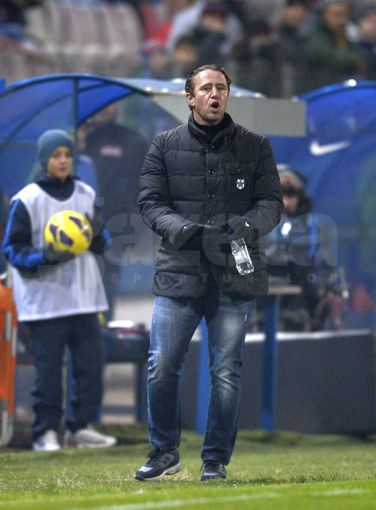 FOTO şi VIDEO Derby controlat de "lupi" » Steaua - Petrolul 1-1 şi lupta la titlu rămîne deschisă