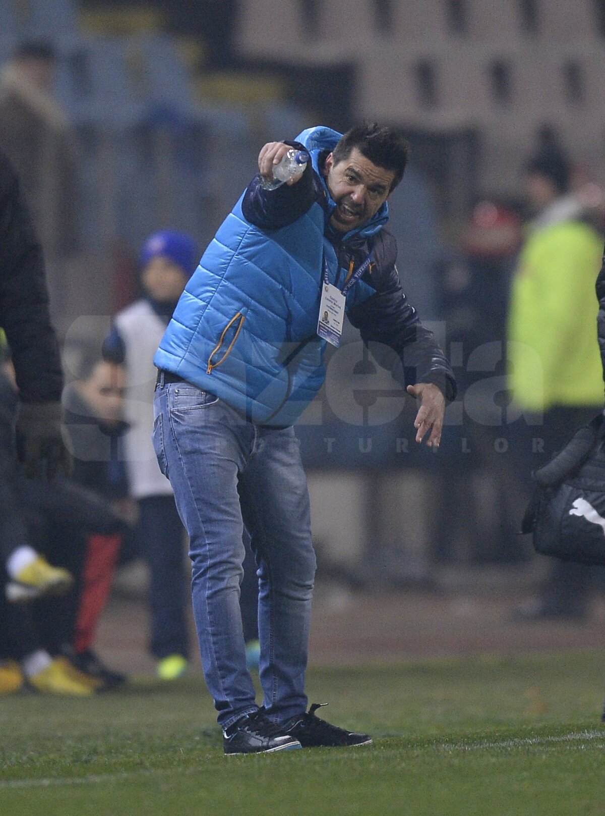 FOTO şi VIDEO Derby controlat de "lupi" » Steaua - Petrolul 1-1 şi lupta la titlu rămîne deschisă