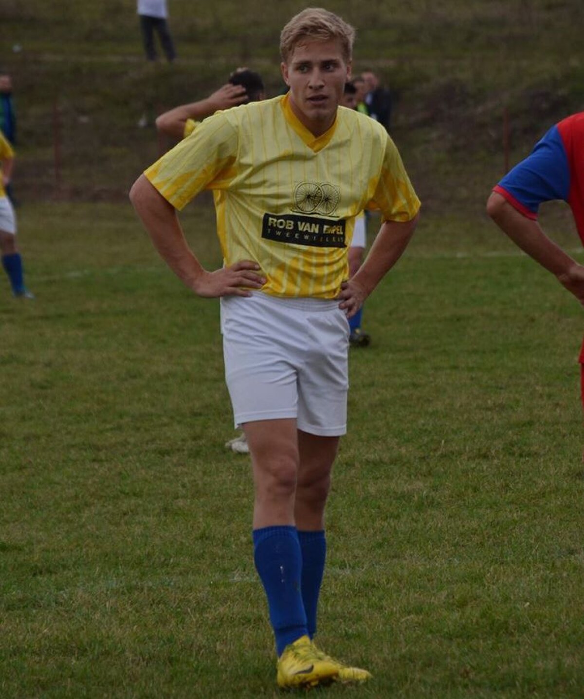 Ce nu se vede în fotbalul românesc: Singurul stranier din Sălaj a fost atacat brutal. La Constanţa, arbitrii se bat între ei