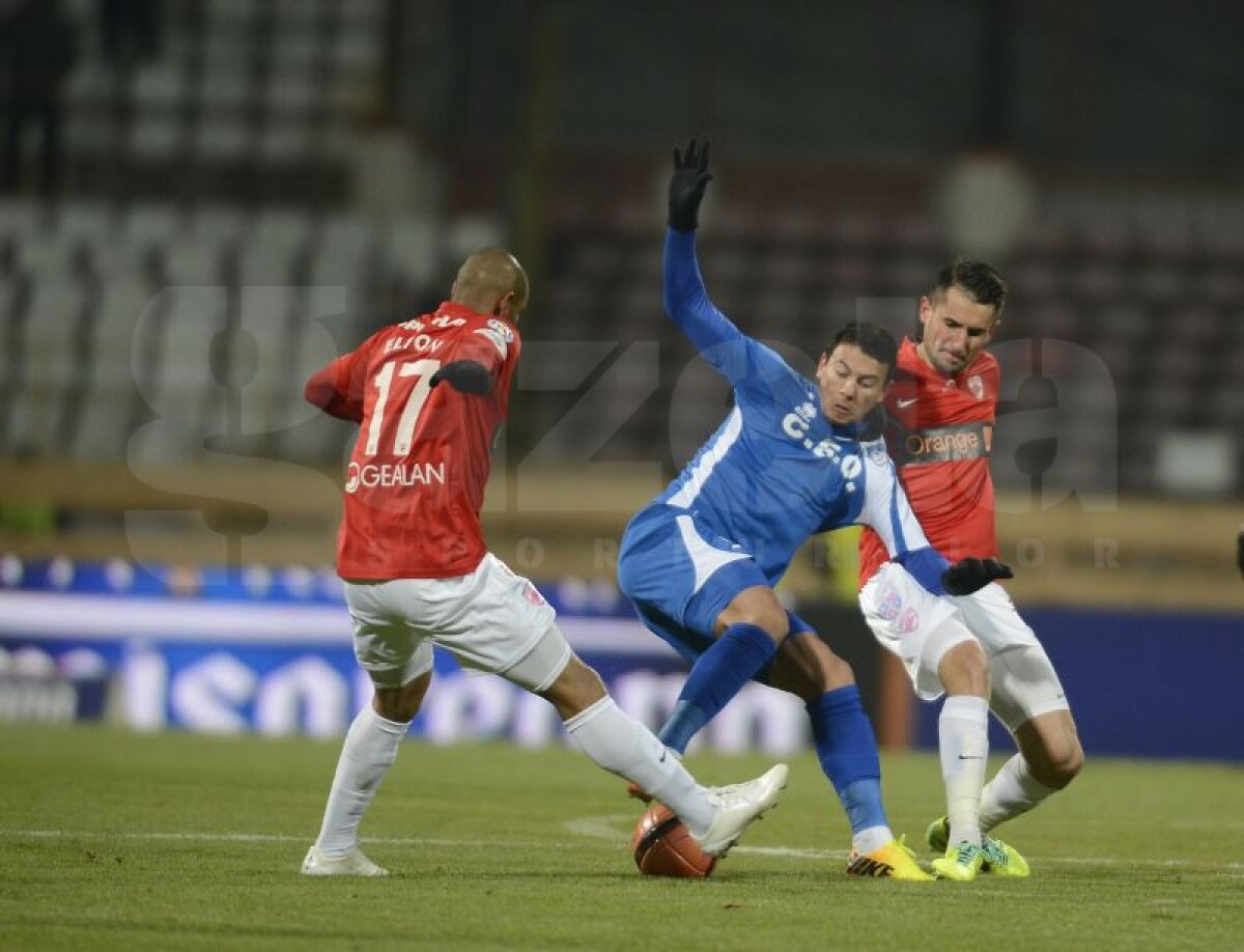 FOTO Dinamo - Pandurii 1-0 » "Cîinii" s-au calificat în semifinalele Cupei României