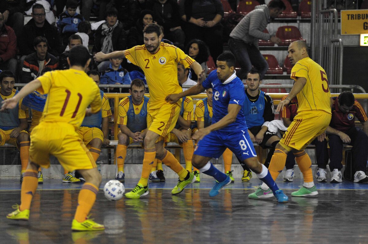 FOTO Dublă de pregătire Italia - România la futsal » Peninsularii s-au impus cu 9-1 la general