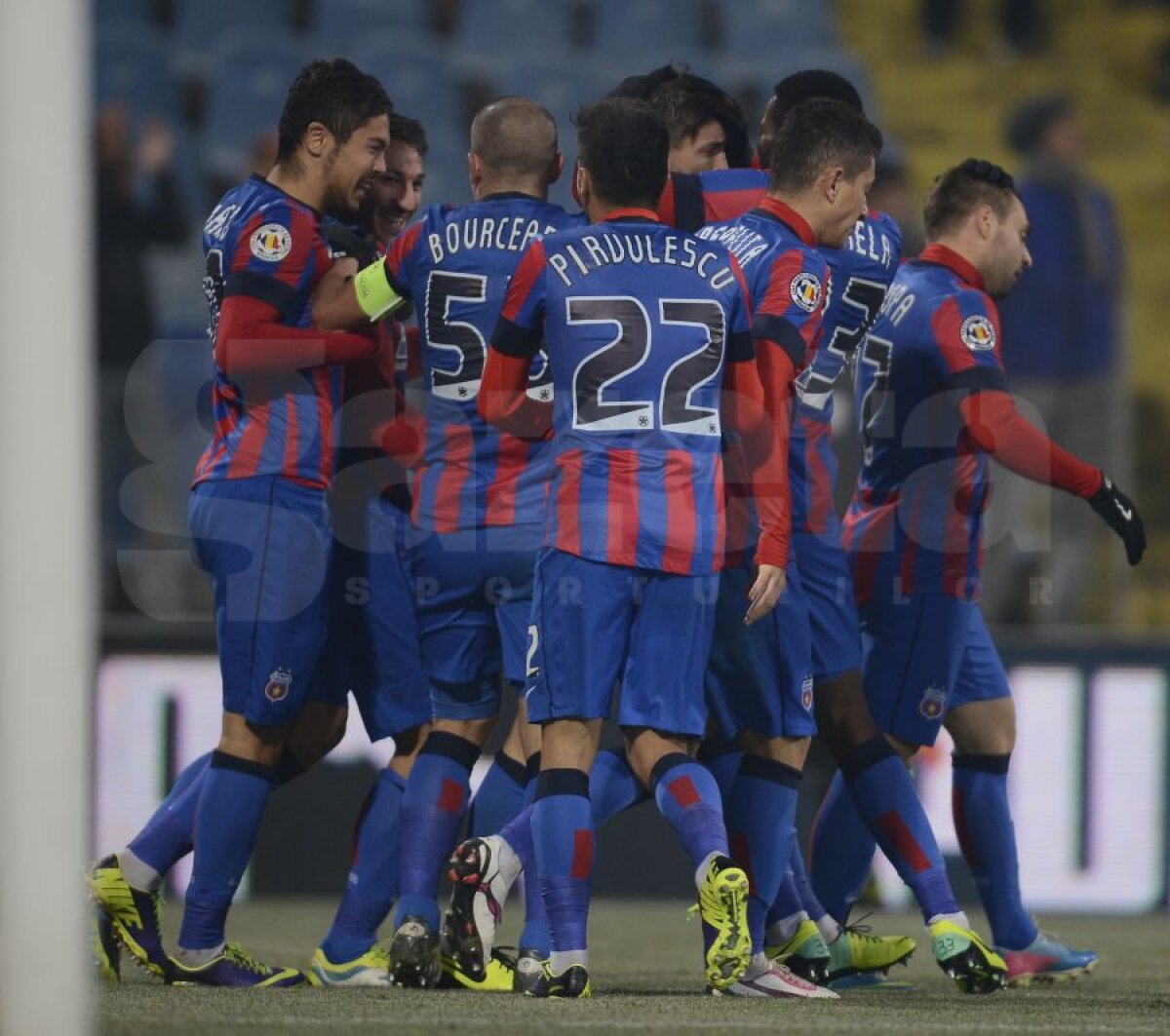 FOTO Reghe a cîştigat lejer duelul "nemţilor" cu Lienen » Steaua în semifinalele Cupei, după 2-0 cu Oţelul