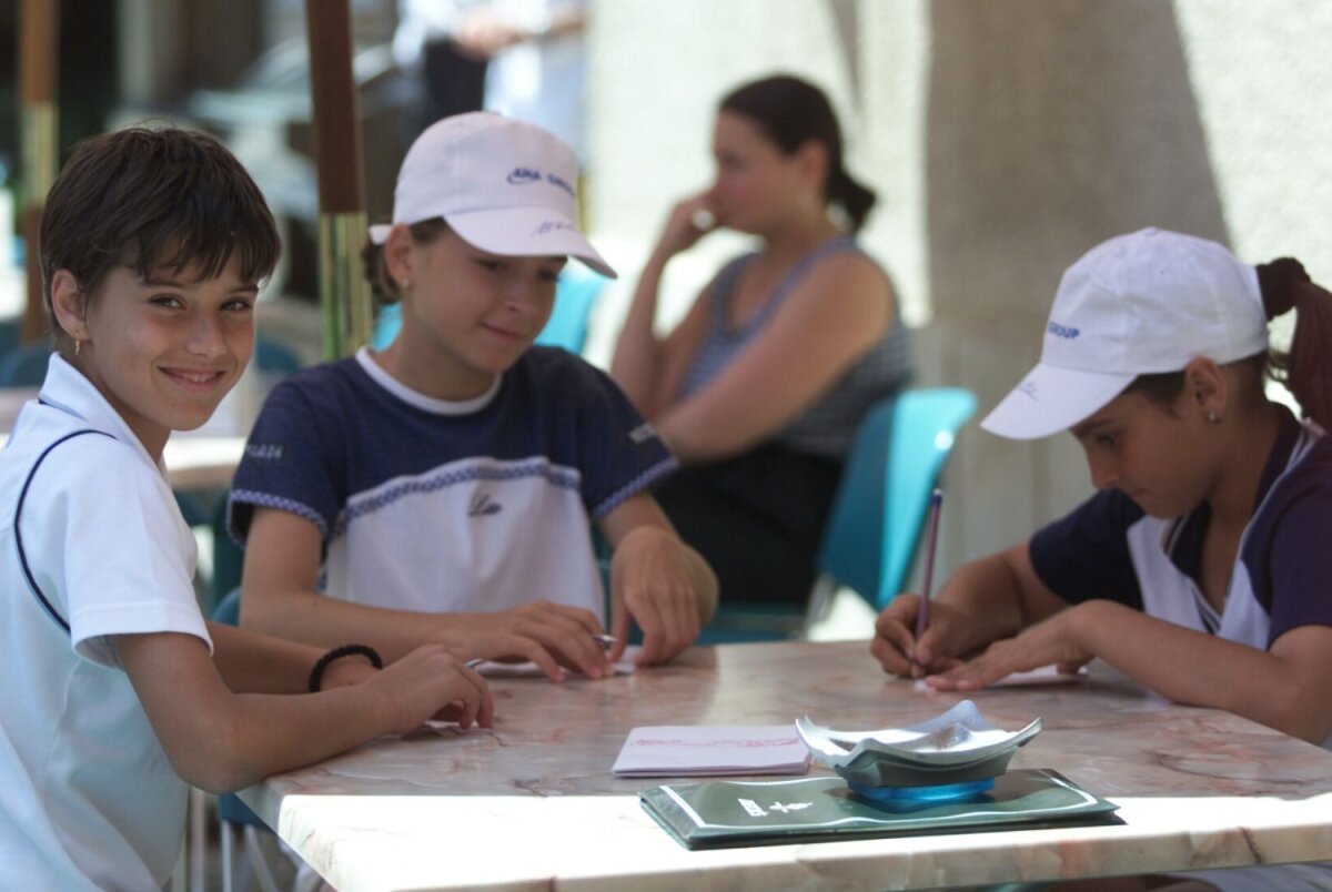 De la 10 ani la 17 » Copilăria şi adolescenţa Soranei în tenis în trei imagini