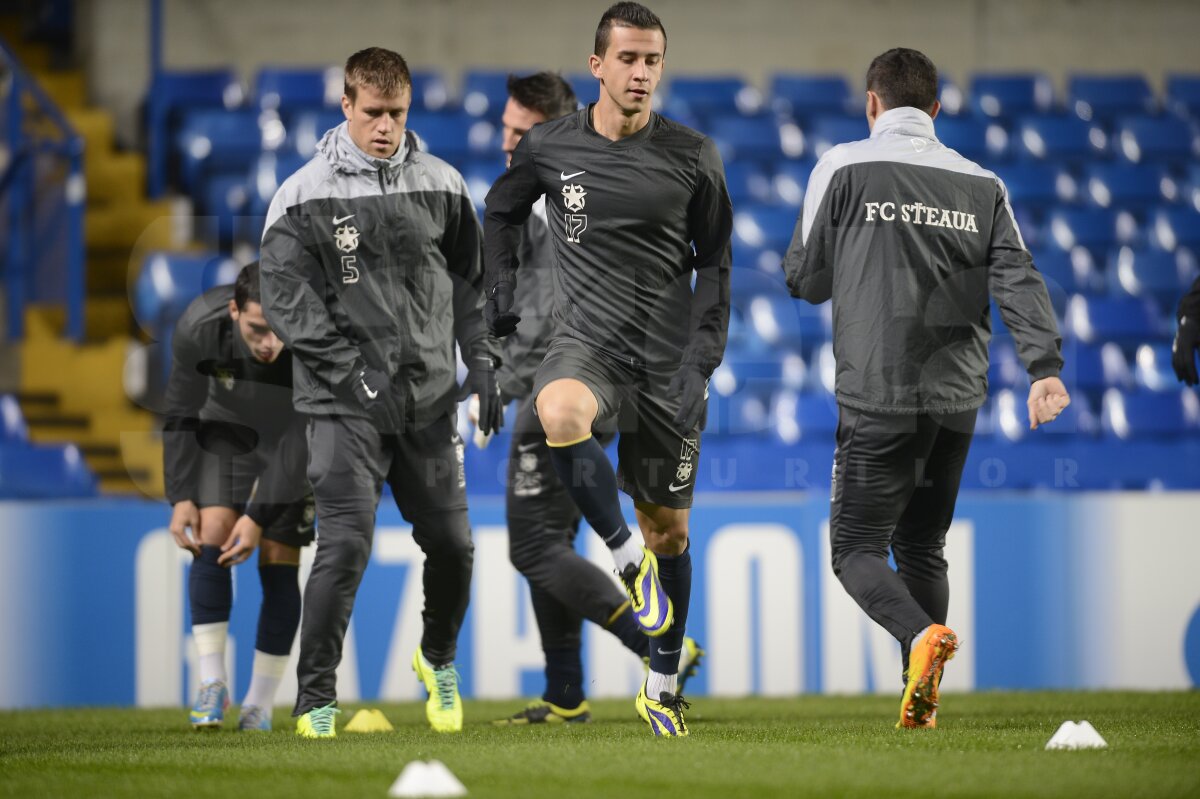 FOTO Spectator surpriză la antrenamentul Stelei » Chiricheş şi-a vizitat foştii colegi pe Stamford Bridge