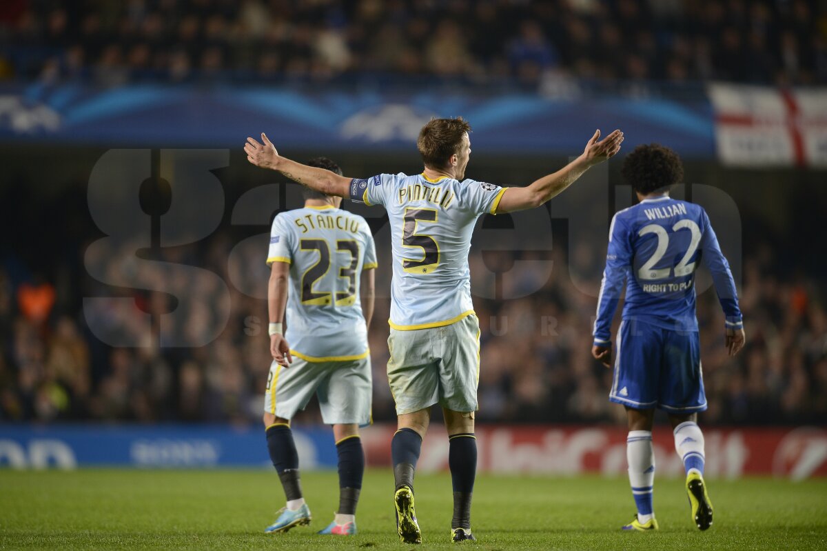 FOTO şi VIDEO Chelsea - Steaua 1-0 » Roş-albaştrii au părăsit cu fruntea sus UEFA Champions League