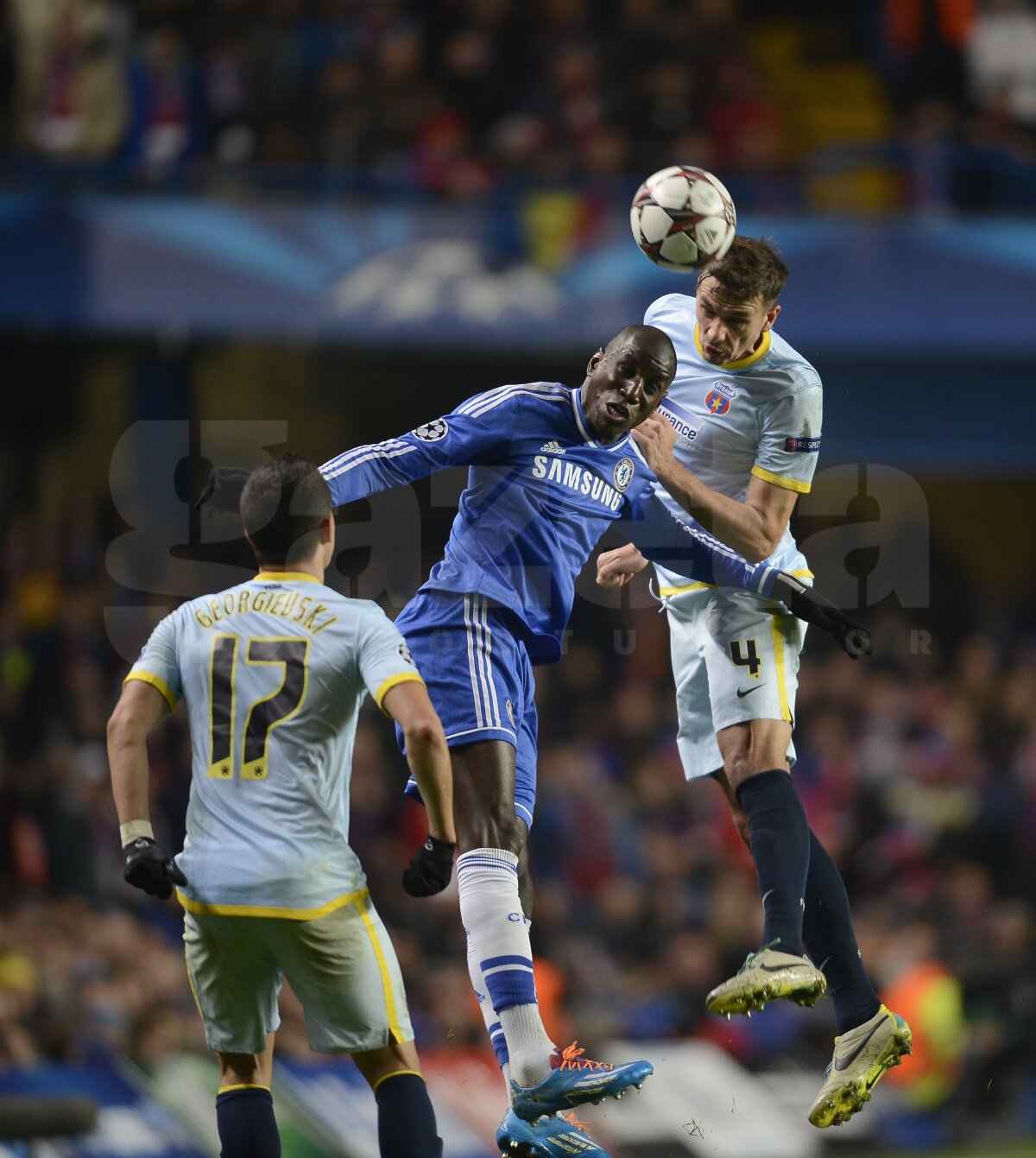 FOTO şi VIDEO Chelsea - Steaua 1-0 » Roş-albaştrii au părăsit cu fruntea sus UEFA Champions League