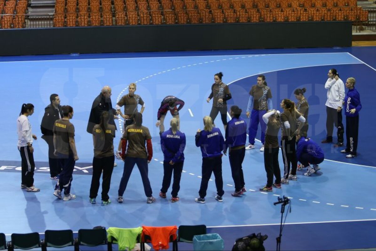 GALERIE FOTO Româncele pregătite pentru Ungaria. Meciul e azi, de la 20:15