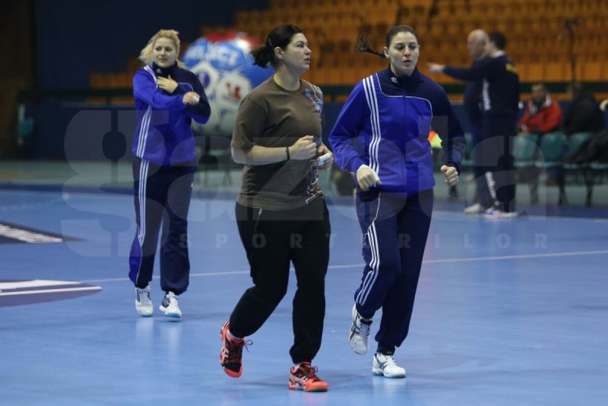 GALERIE FOTO Româncele pregătite pentru Ungaria. Meciul e azi, de la 20:15