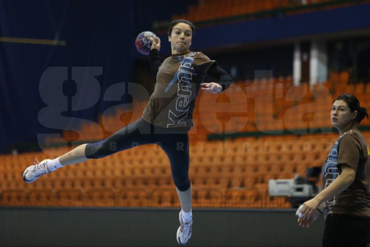 GALERIE FOTO Româncele pregătite pentru Ungaria. Meciul e azi, de la 20:15