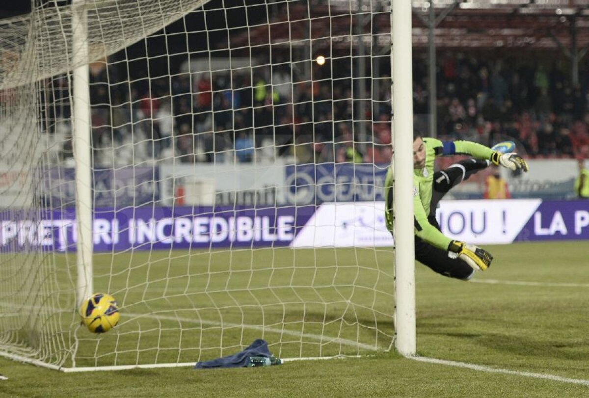 FOTO&VIDEO "Cîinii" ştiu să facă şi spectacol » Dinamo - ACS Poli 4-0 şi echipa lui Stoican are 4 victorii consecutive în Liga 1