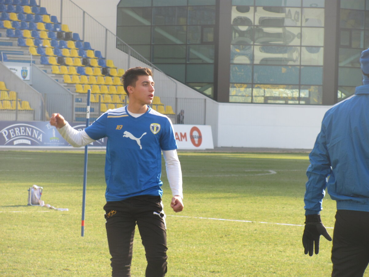 FOTO Antrenament alături de vedete » 5 liceeni s-au antrenat alături de Hamza şi Teixeira